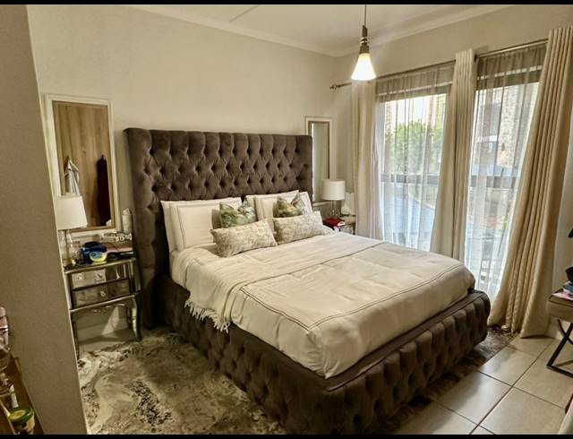 3 BEDROOM APARTMENT FOR SALE IN WATERFALL
